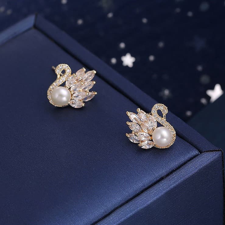 S925 серебряная игла лебедь элегантная мода серьги женские маленькие животные серьги корейские легкие экстравагантные высокого темпераментные серьги женщины