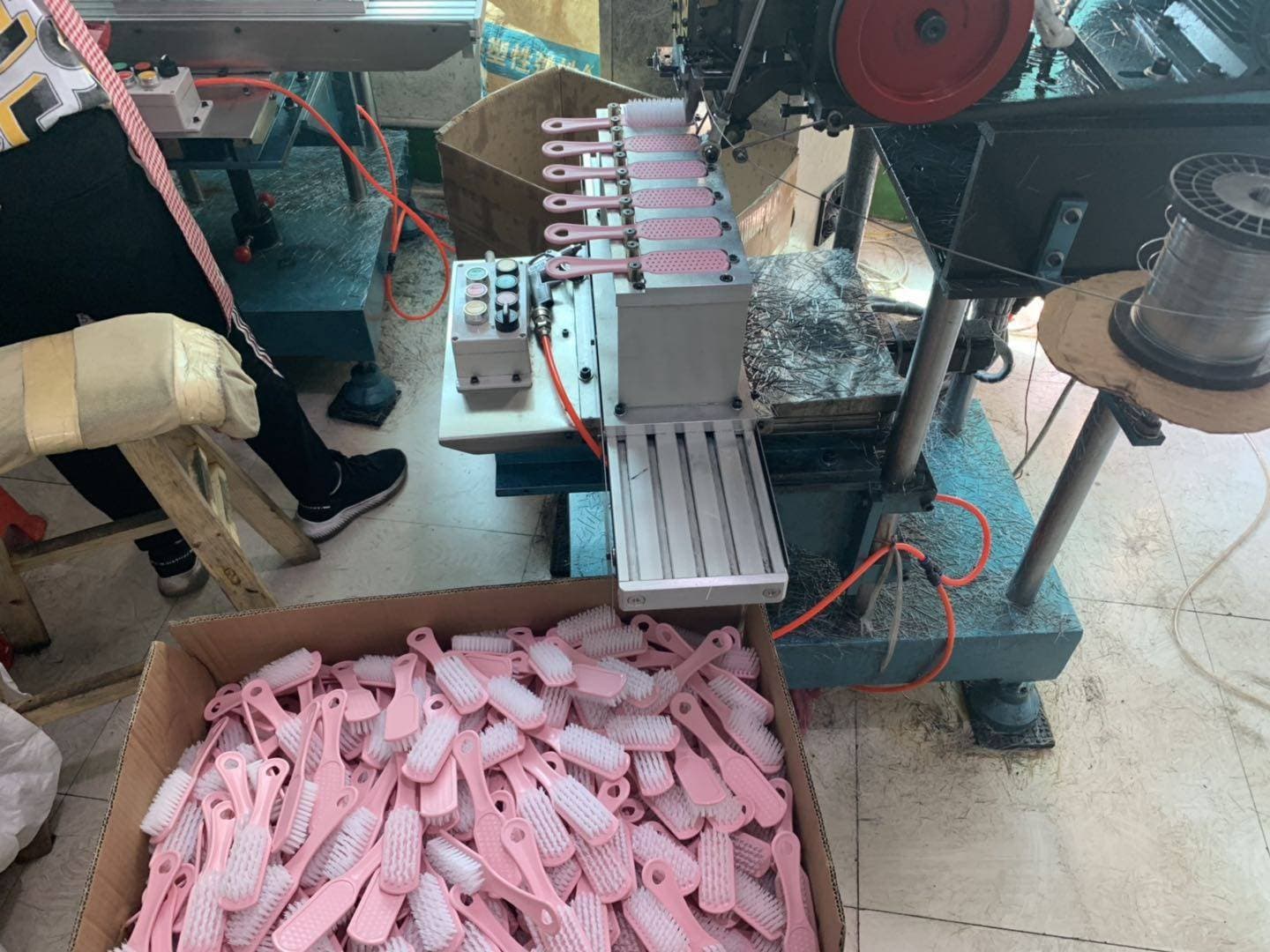Yiwu Ruifeng Daily Necessities Co., Ltd.