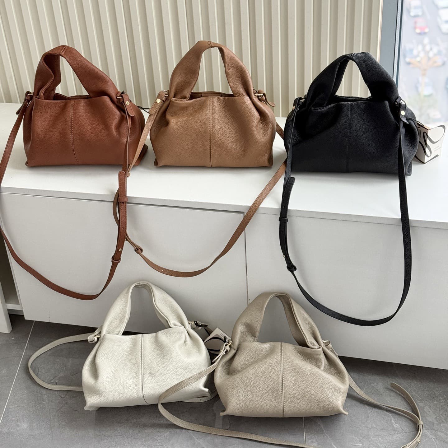 Dongguan Houjie Siqi Shoes Store