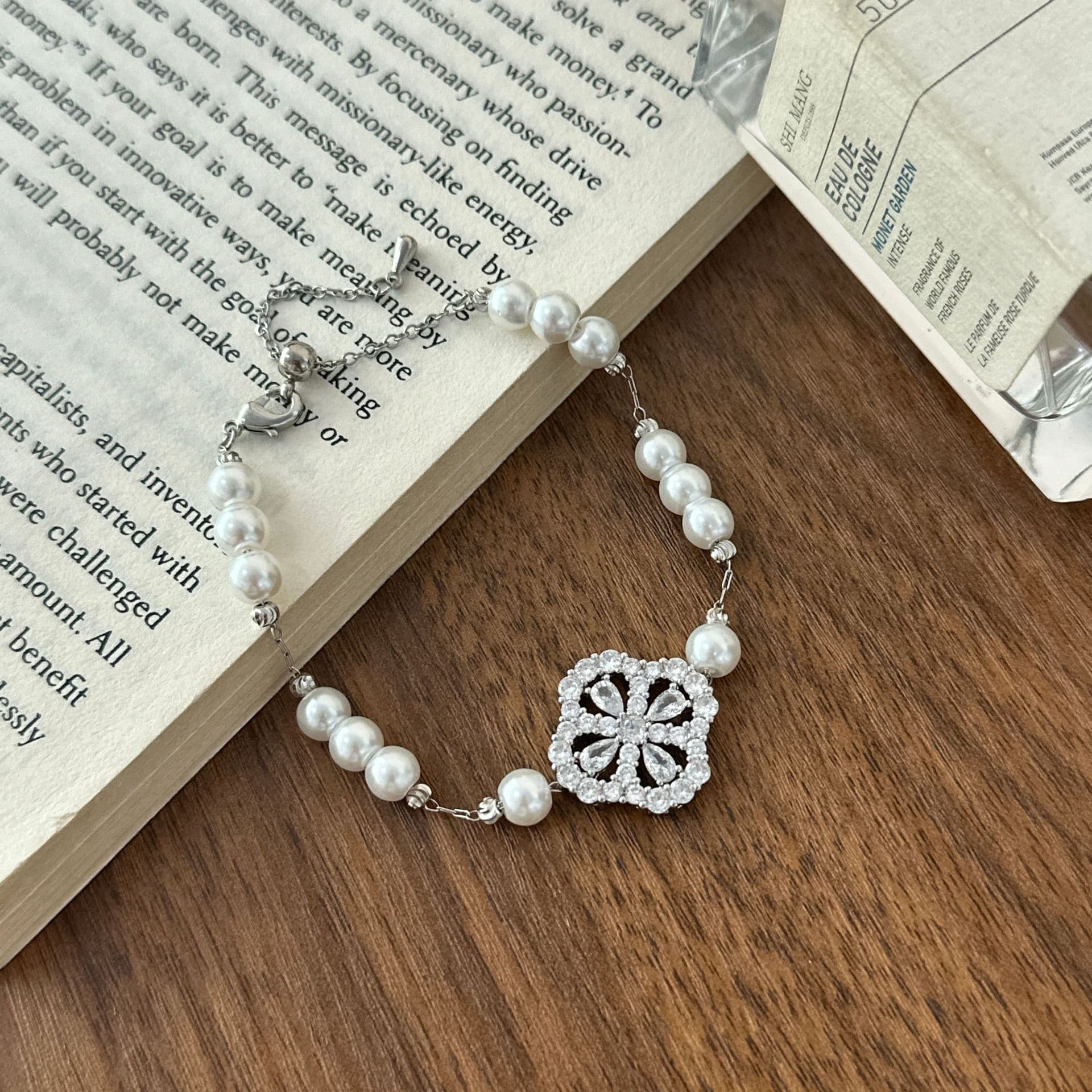 Yiwu Niqi Jewelry Co., Ltd.