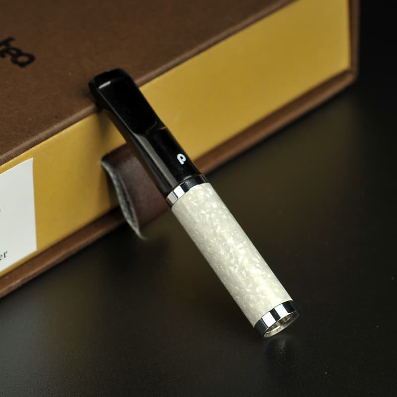 Yiwu Junyi Smoking Accessories Co., Ltd.
