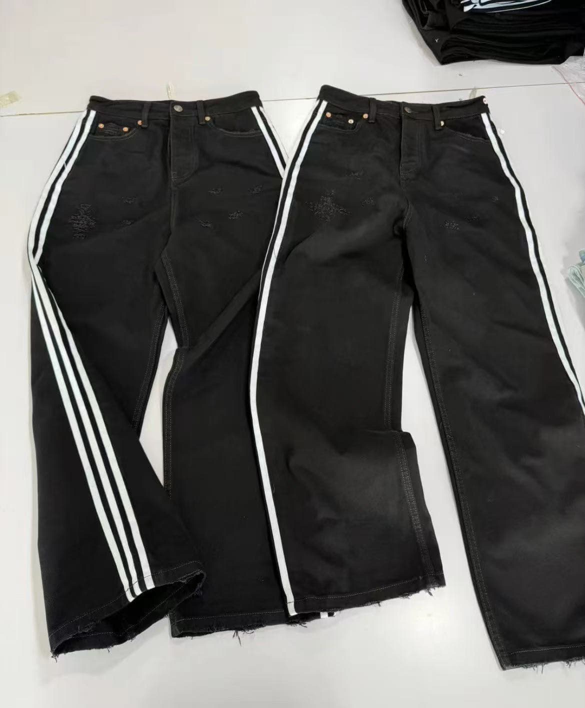 Suzhou Gold Silver Clothing Co., Ltd.