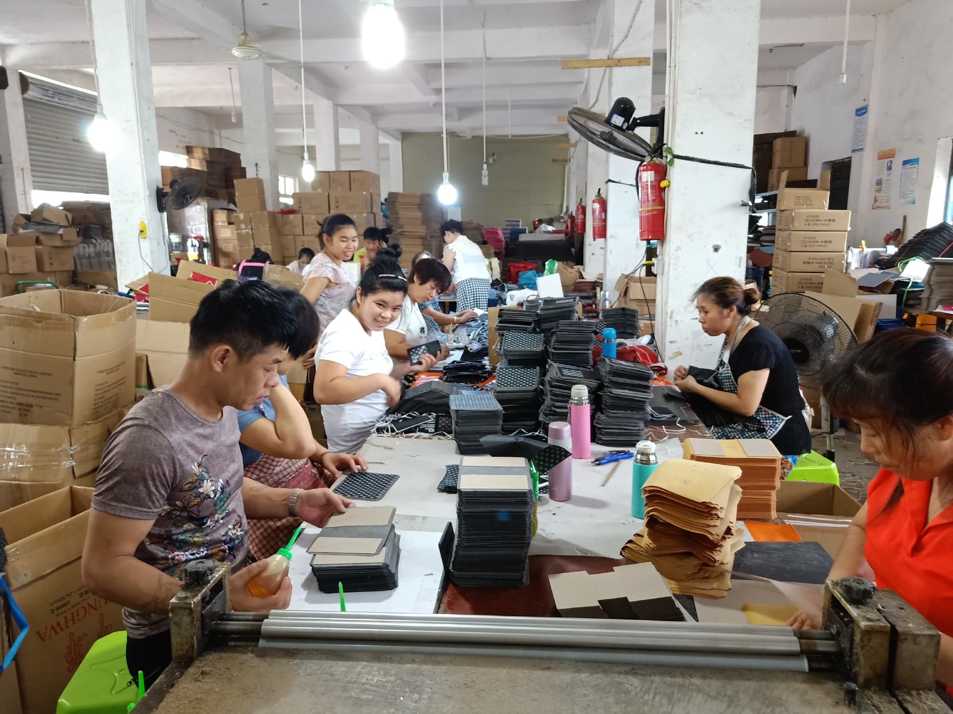 Yiwu Xingcai Leather Goods Co., Ltd.