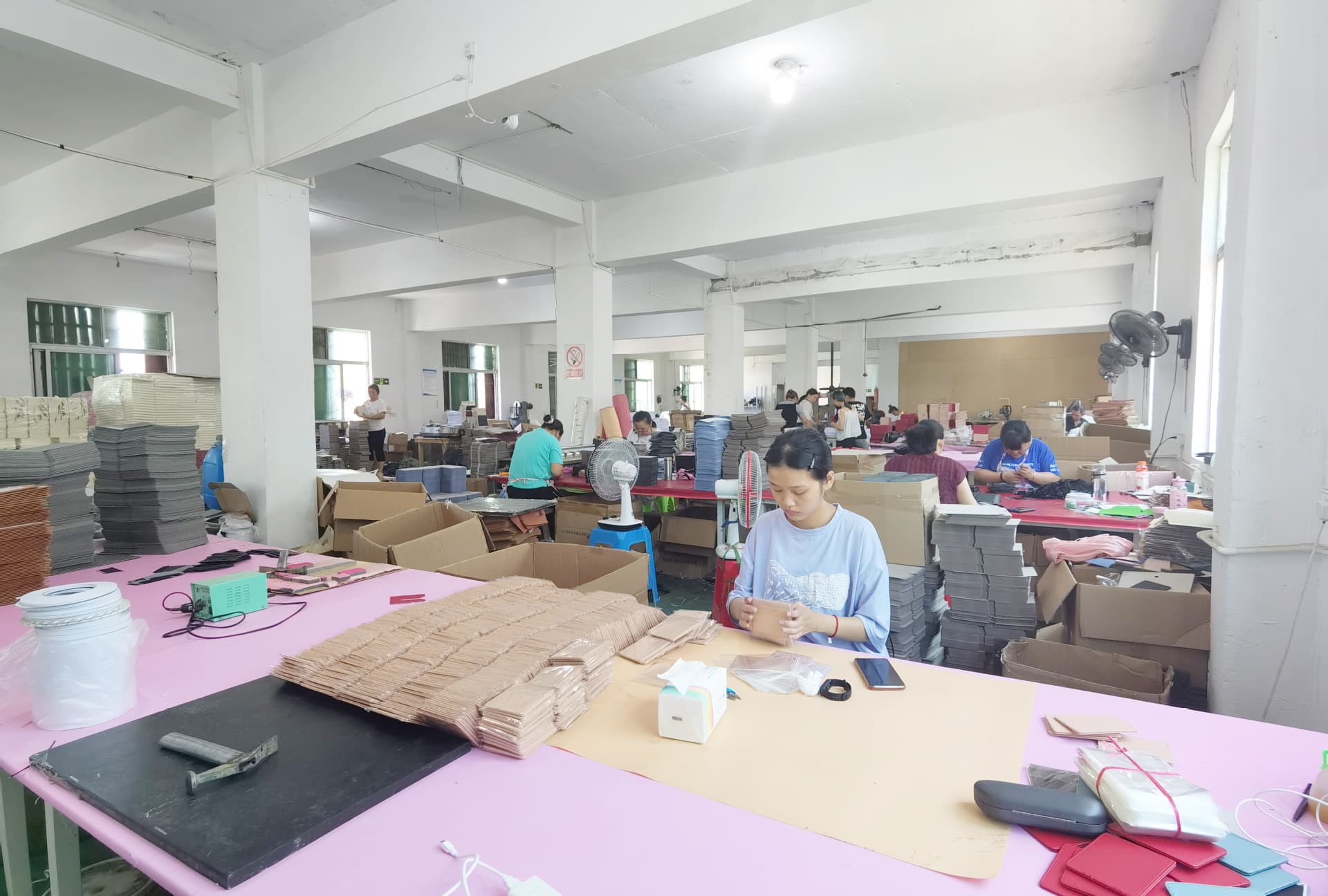 Yiwu Xingcai Leather Goods Co., Ltd.