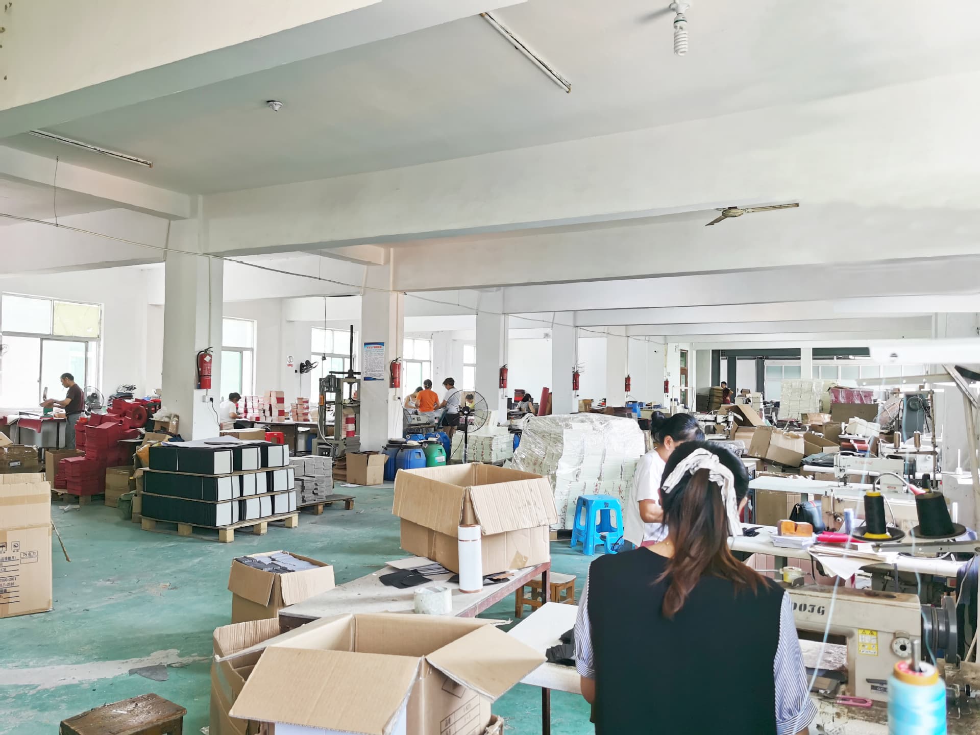 Yiwu Xingcai Leather Goods Co., Ltd.