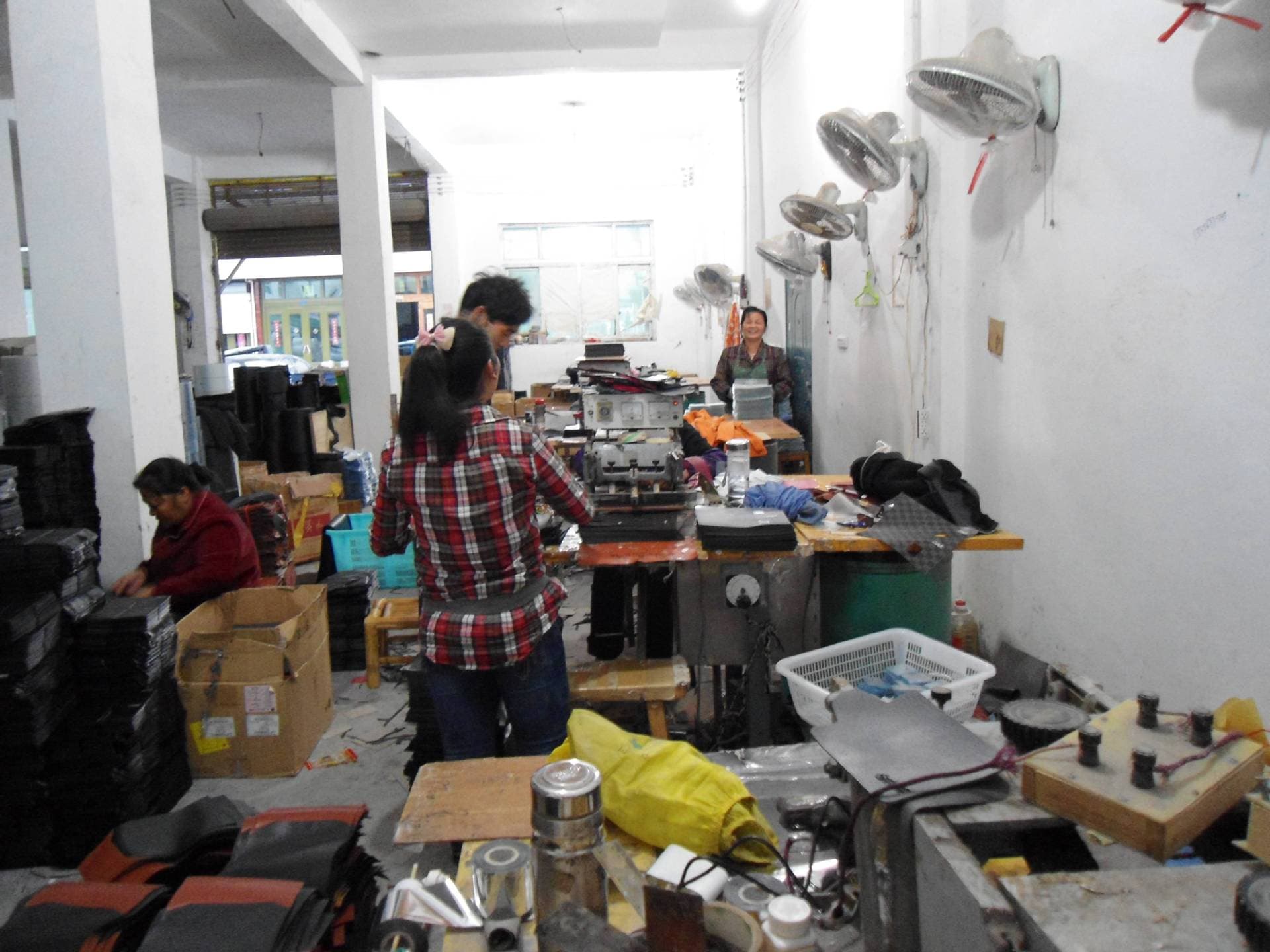Yiwu Xingcai Leather Goods Co., Ltd.
