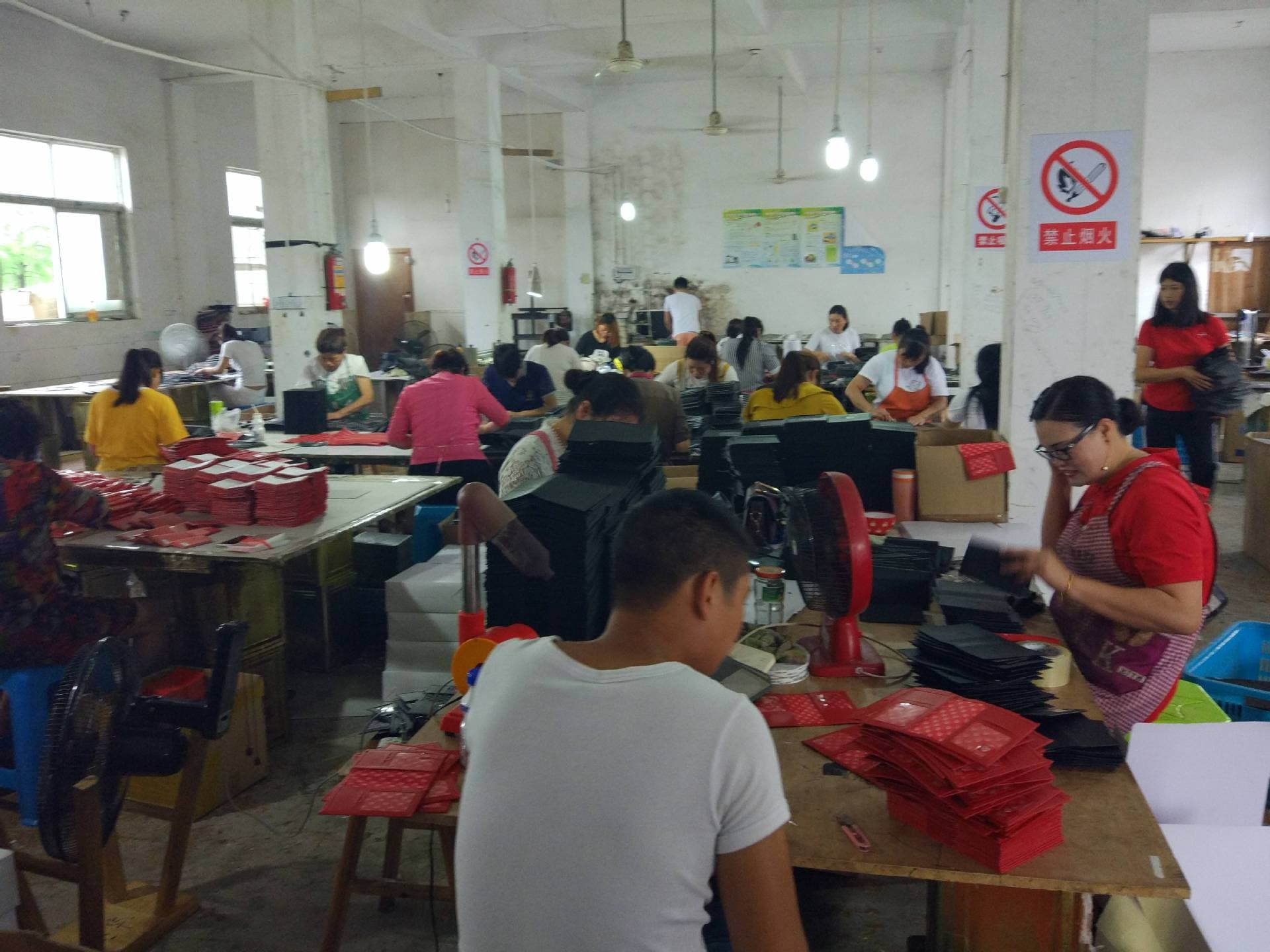 Yiwu Xingcai Leather Goods Co., Ltd.