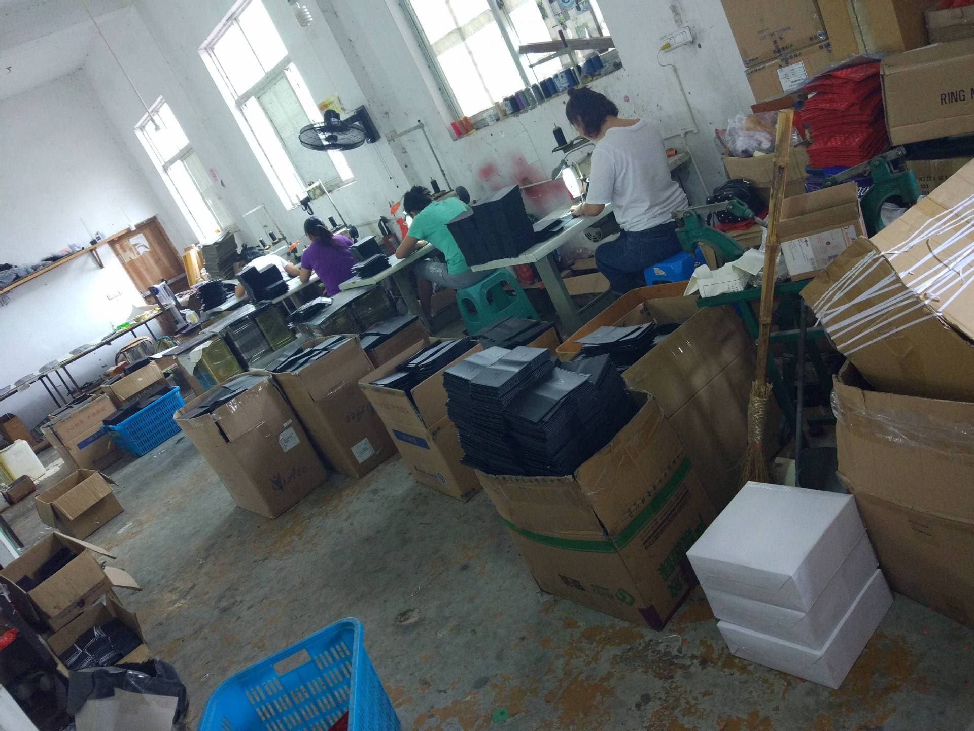 Yiwu Xingcai Leather Goods Co., Ltd.