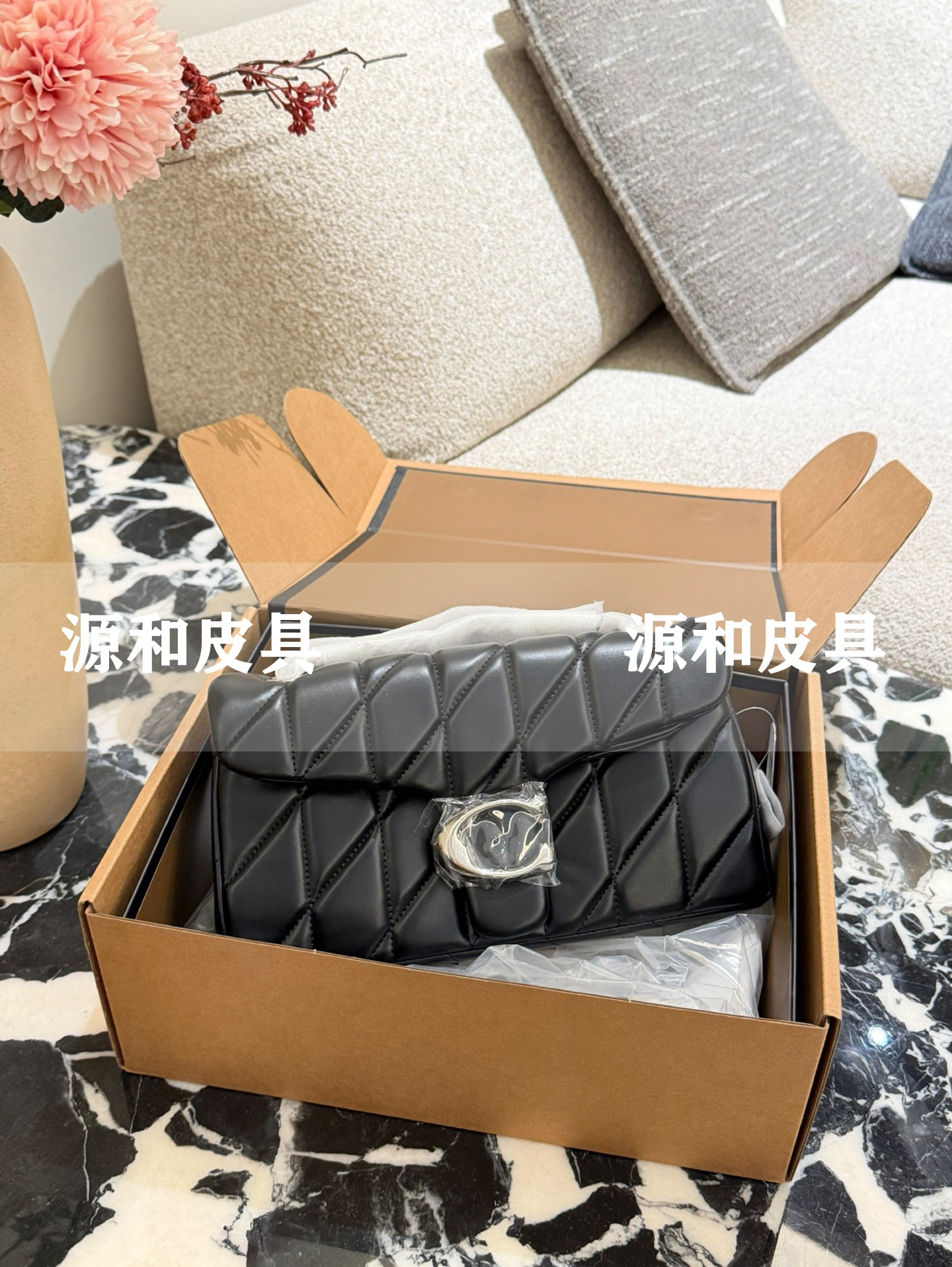 Кожаная сумка на цепочке C brand tabby оптом из Китая