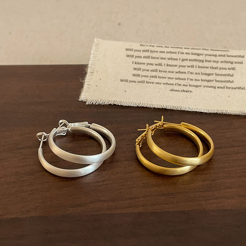 Серьги-кольца металлические женские оптом из Китая