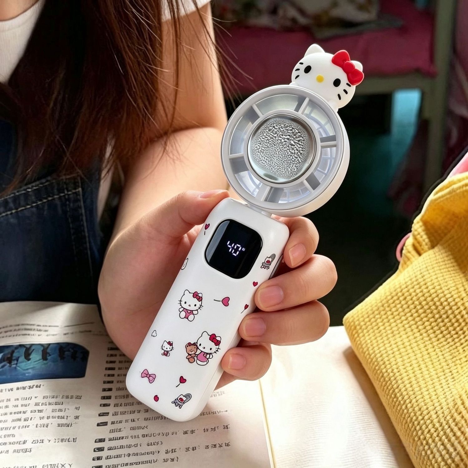 Складной вентилятор Hello Kitty с охлаждением оптом из Китая