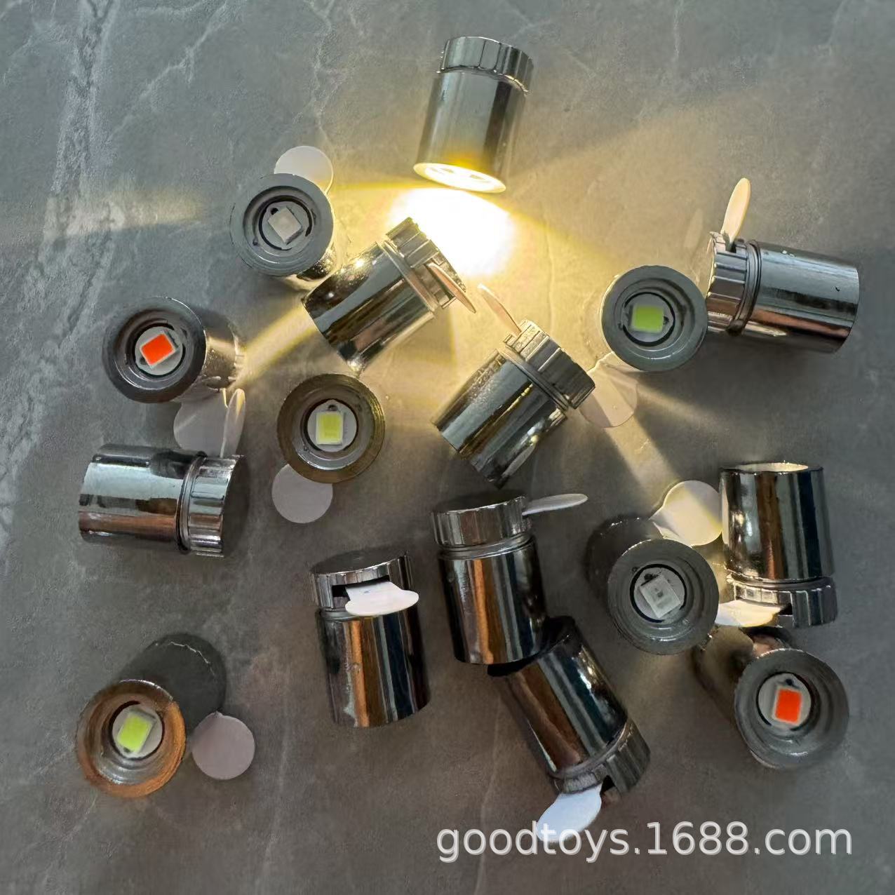 Гальваническая LED-лампа с вращающейся ручкой оптом из Китая